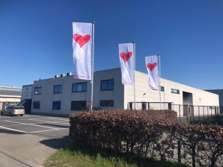 Visix laat vlaggen wapperen voor onze helden van de zorg