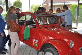 De communicatieve en enthousiasmerende retro-charme van de 2CV