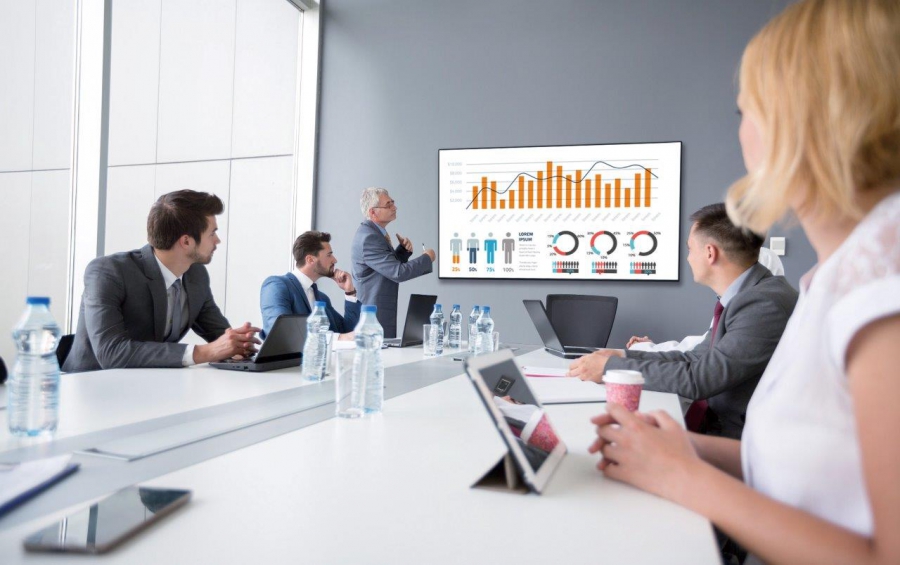 Panasonic &amp; WolfVision presenteren geïntegreerde display en draadloze presentatieoplossing