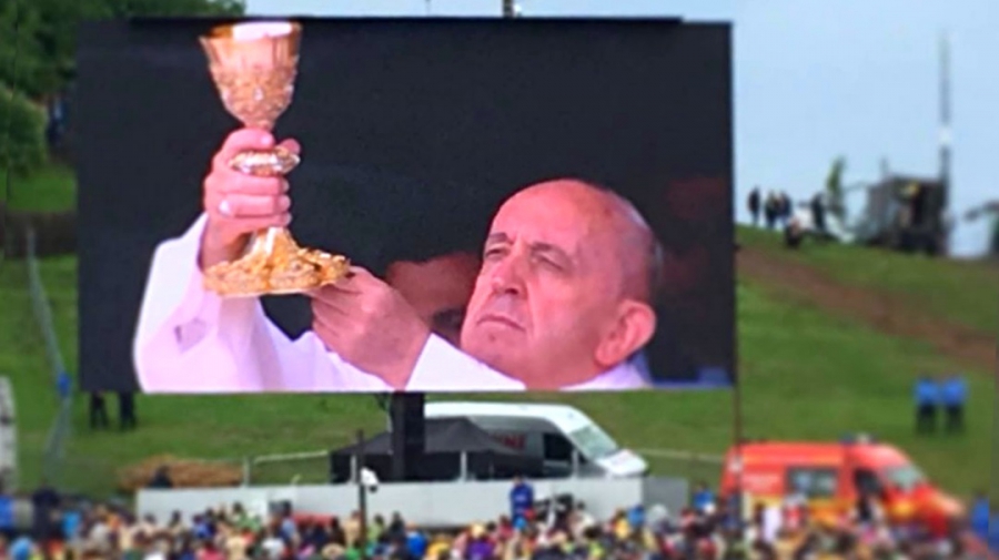 HD Ledshine participe à la visite du pape en Roumanie