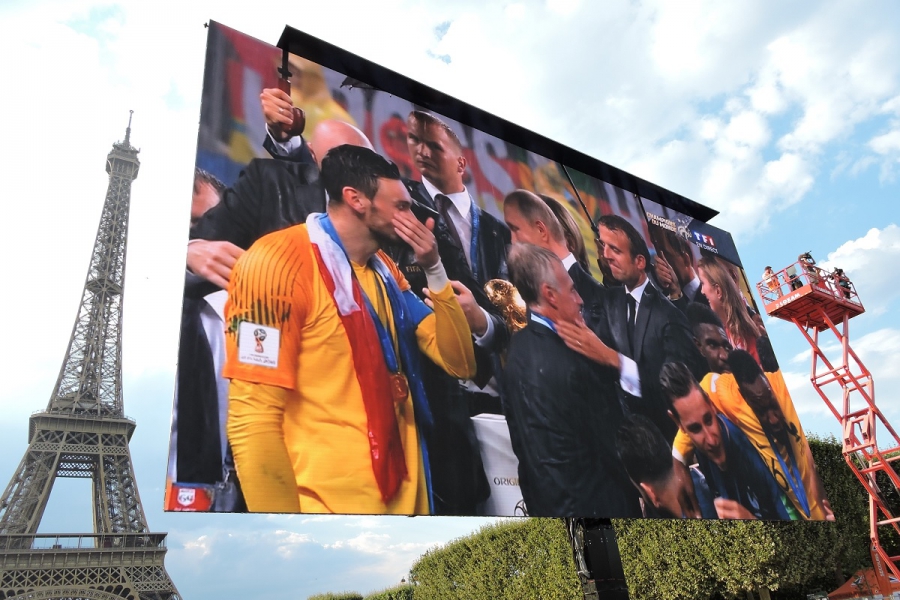 Le Black Pearl à la Tour Eiffel pour la finale de la Coupe du Monde