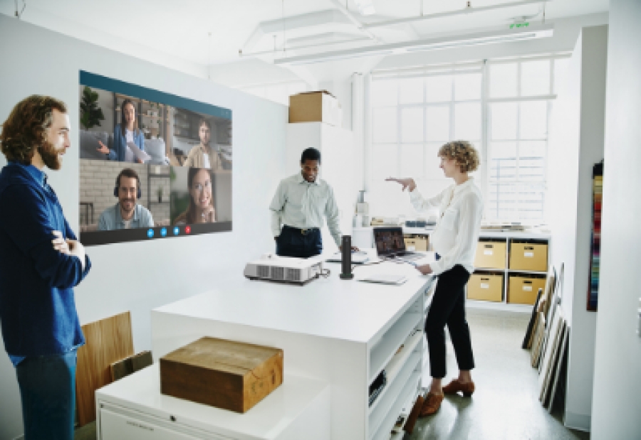 Une nouvelle solution de vidéoconférence à 360° qui facilite les réunions hybrides