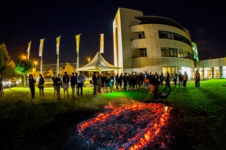 Cadre exclusif pour marcher sur le feu