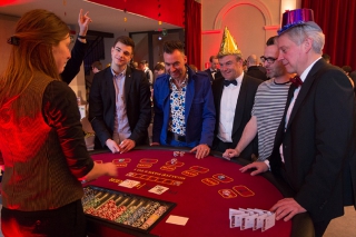 Jeux de casino exotiques en location chez Crazzle Casino Events
