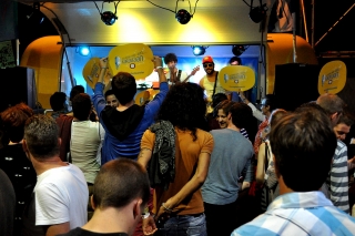 BBDO &amp; VIER scoren een zomerhit met #vraaghetaanvier