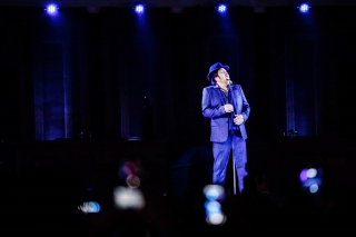 Panasonic en Novaline laten André Hazes schitteren in levensecht hologram