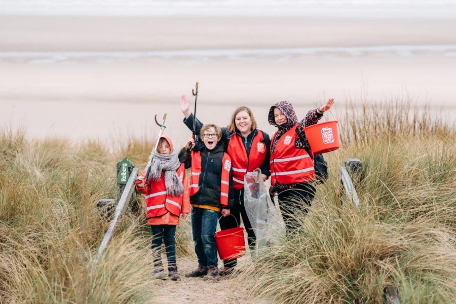 Samen voor schone stranden met Eneco Clean Beach Cup