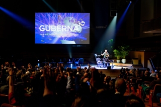 Sylvester orchestre un anniversaire mémorable pour Guberna