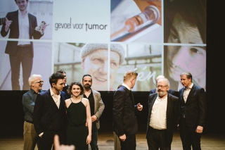 Sylvester koppelt ernst aan humor op avant-première "Gevoel voor Tumor"