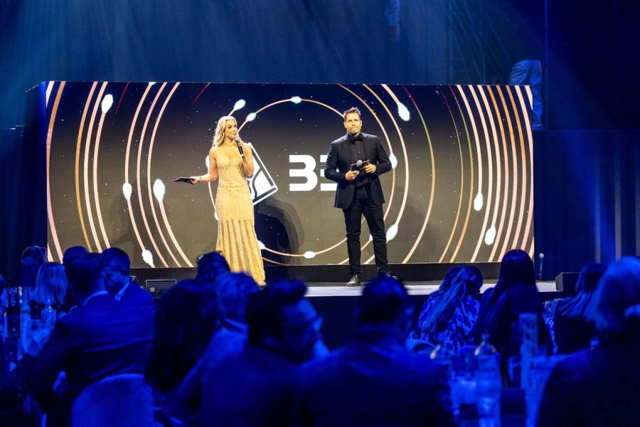 16 cases stoten door naar de BEA-finale