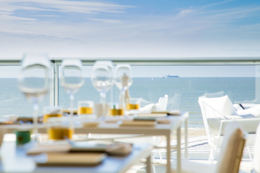 BMW en Miele openen gastronomisch pop-up restaurant óp het strand van Knokke-Heist