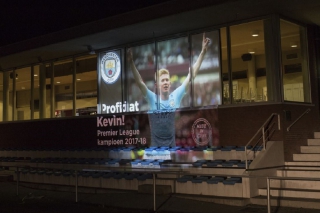 Manchester City met ses joueurs belges à l’honneur avec l’aide de Vidi-Square