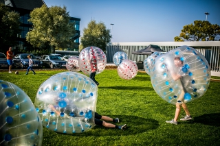 Partenaires pour le plaisir: Dazzle Events et le Family Day d’OM Partners