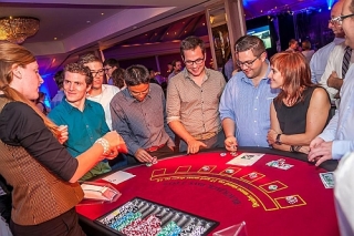 Une fête façon Spectre? Pensez aux jeux de casino!