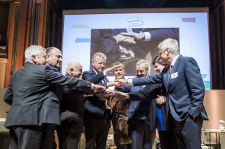 Succesvolle FEVIA Jaarvergadering met New Balls Please