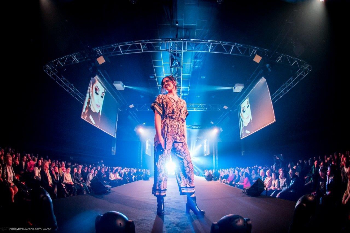- Auvicom soutient le Hair Fashion Show de L'Oréal Professionnel - Auvicom soutient le Hair Fashion Show de L'Oréal Professionnel