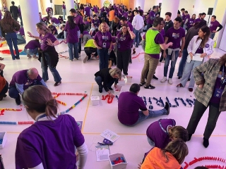 Ecco La Luna réunit 300 participants autour d’un spectaculaire parcours de dominos